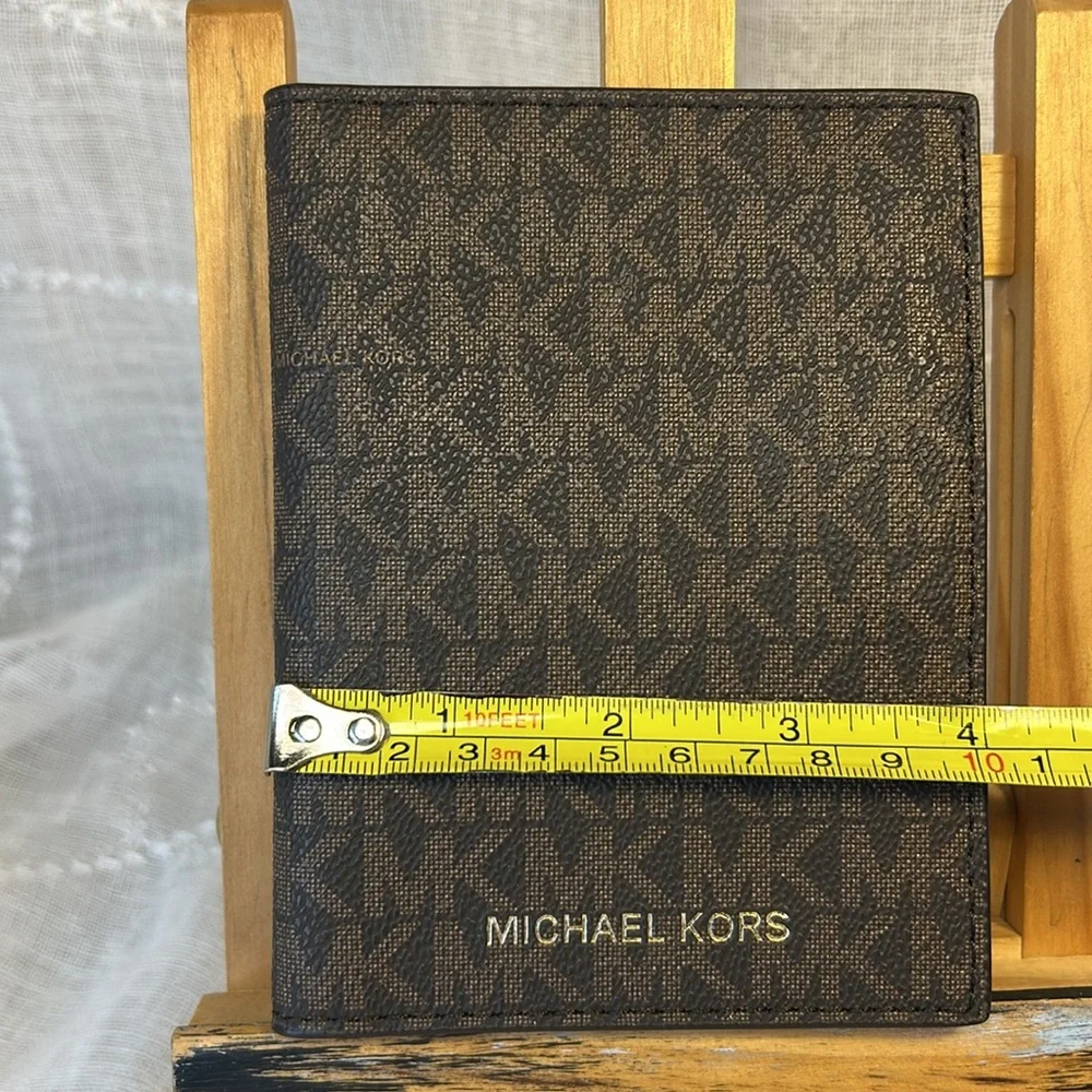 NWOT Michael Kors wallet/passport holder